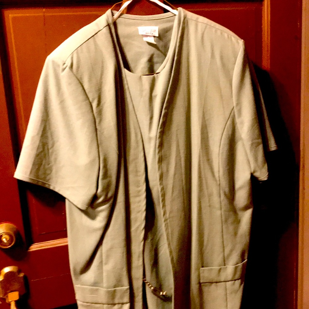 Dress savvy. Dress and jacket. Size 20w